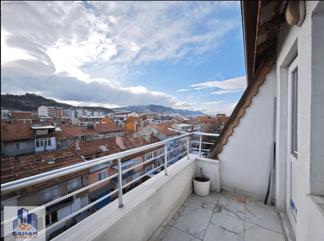 MEYDAN MAHALLESİ'NDE KİRALIK 1+1 DAİRE — 9