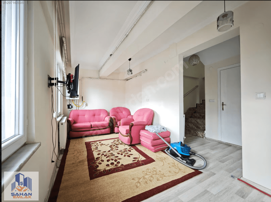 MEYDAN MAHALLESİ'NDE KİRALIK 1+1 DAİRE — 4