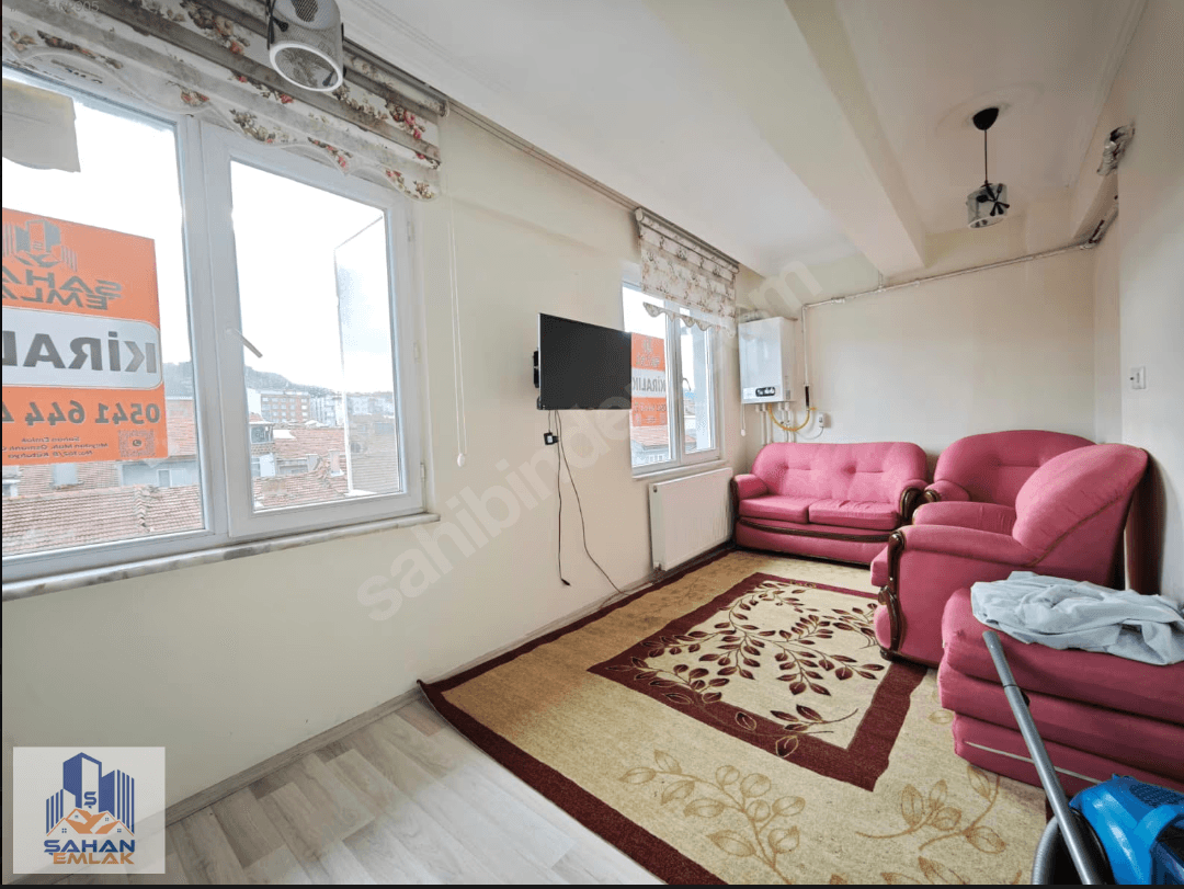 MEYDAN MAHALLESİ'NDE KİRALIK 1+1 DAİRE — 3