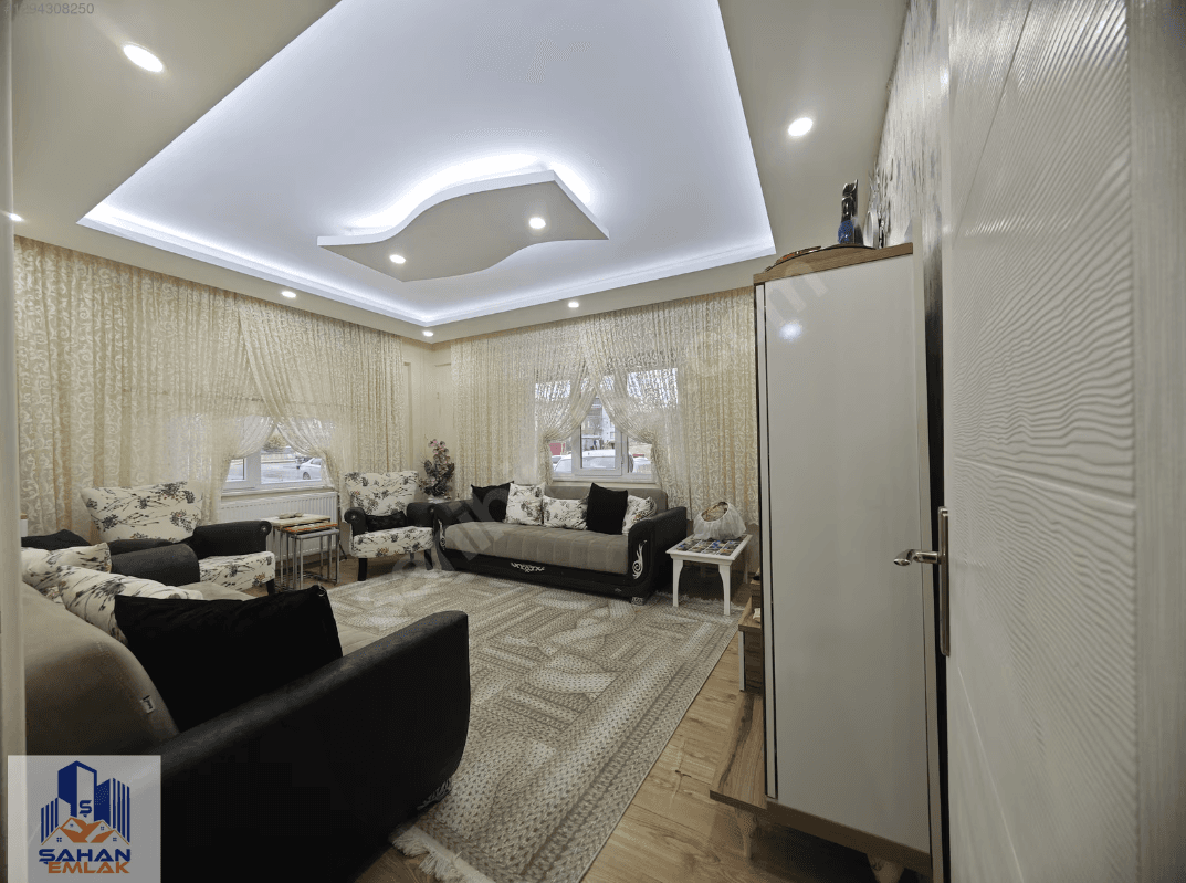 SPORKENT'TE 3+1 KİRACILI SATILIK DAİRE — 1