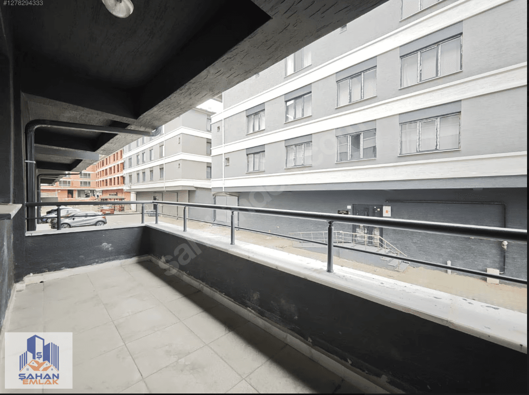 SPORKENT'TE GİYİNME ODALI SATILIK LÜKS 3+1 DAİRE — 12