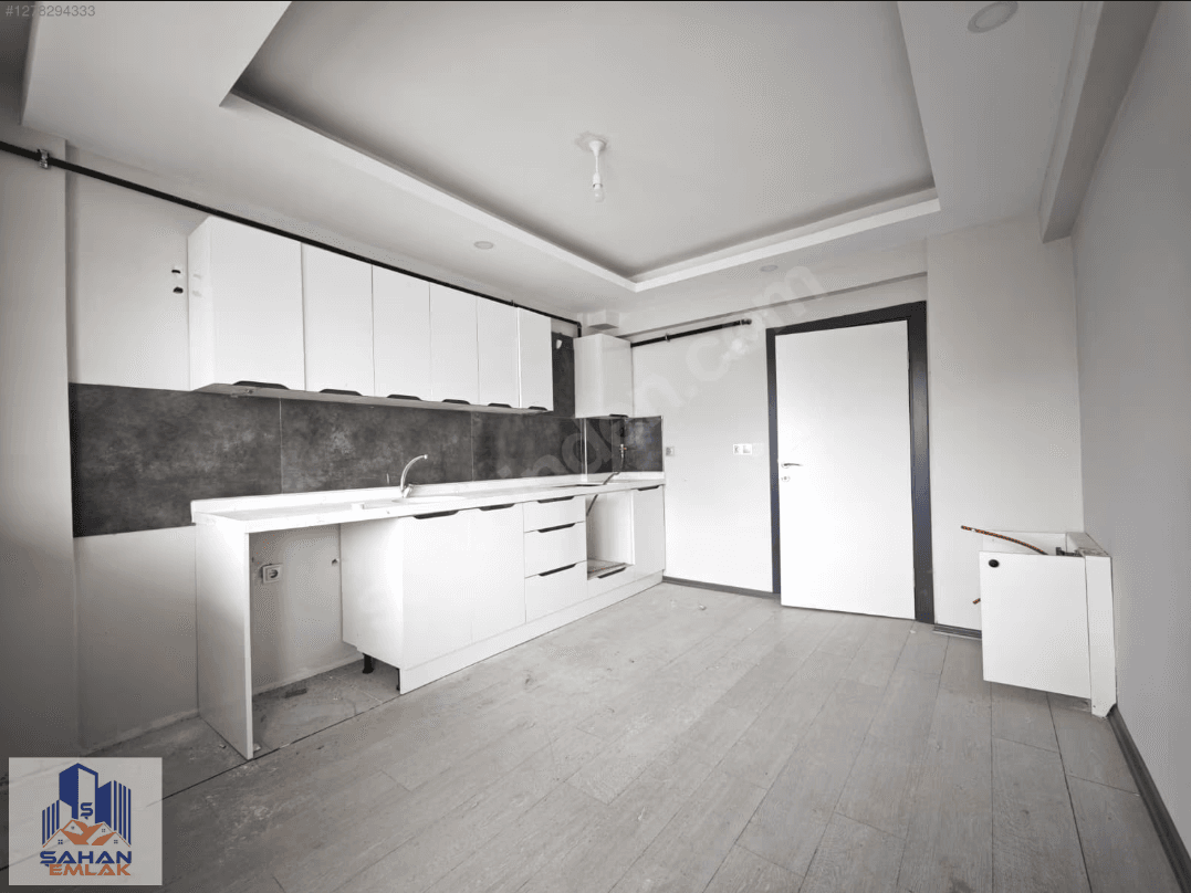 SPORKENT'TE GİYİNME ODALI SATILIK LÜKS 3+1 DAİRE — 10