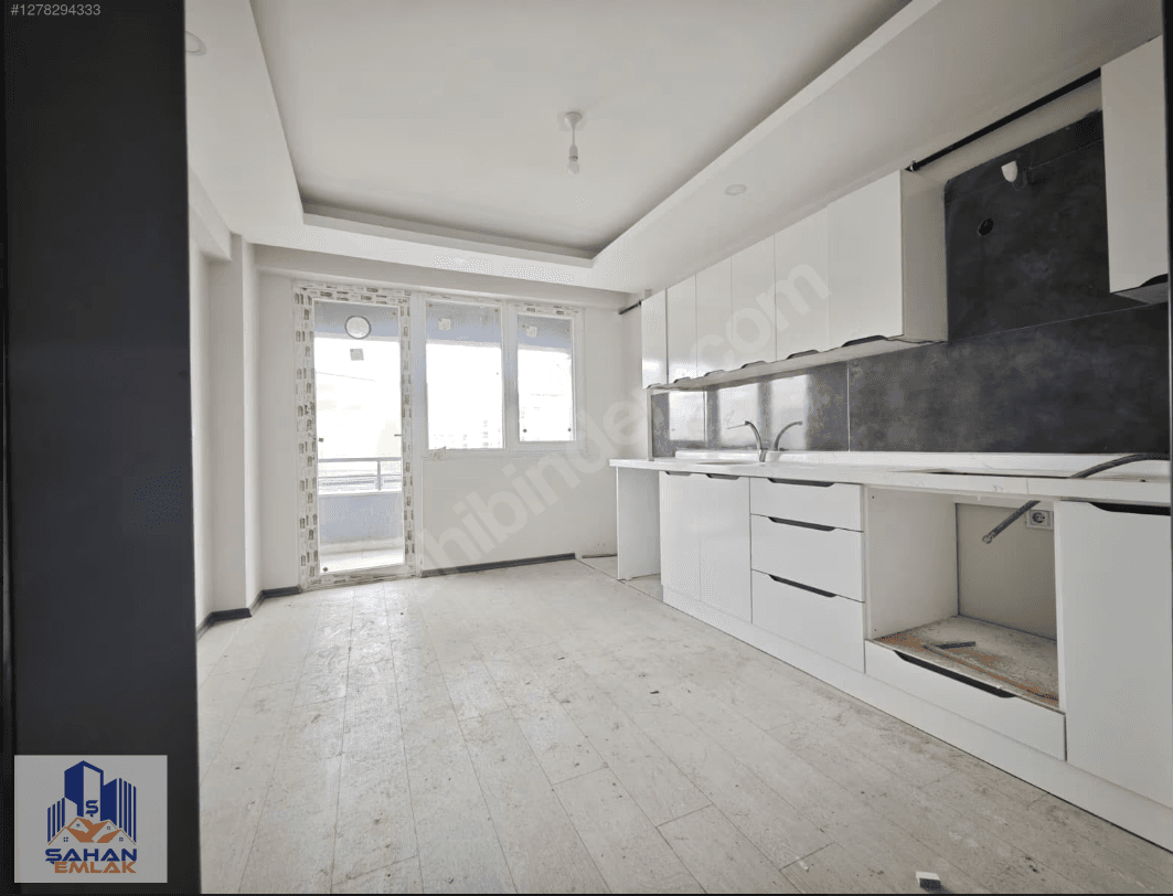 SPORKENT'TE GİYİNME ODALI SATILIK LÜKS 3+1 DAİRE — 9