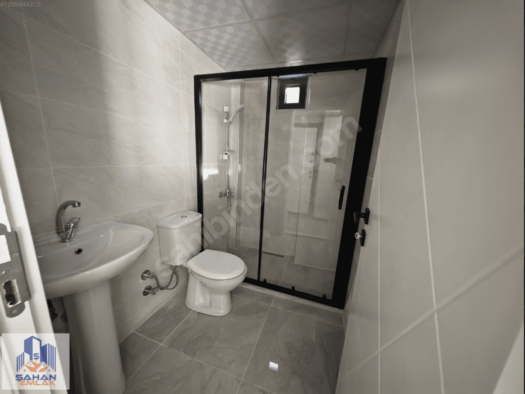 FUAT PAŞA MAHALLESİ'NDE SATILIK LÜKS 1+1 DAİRELER — 4