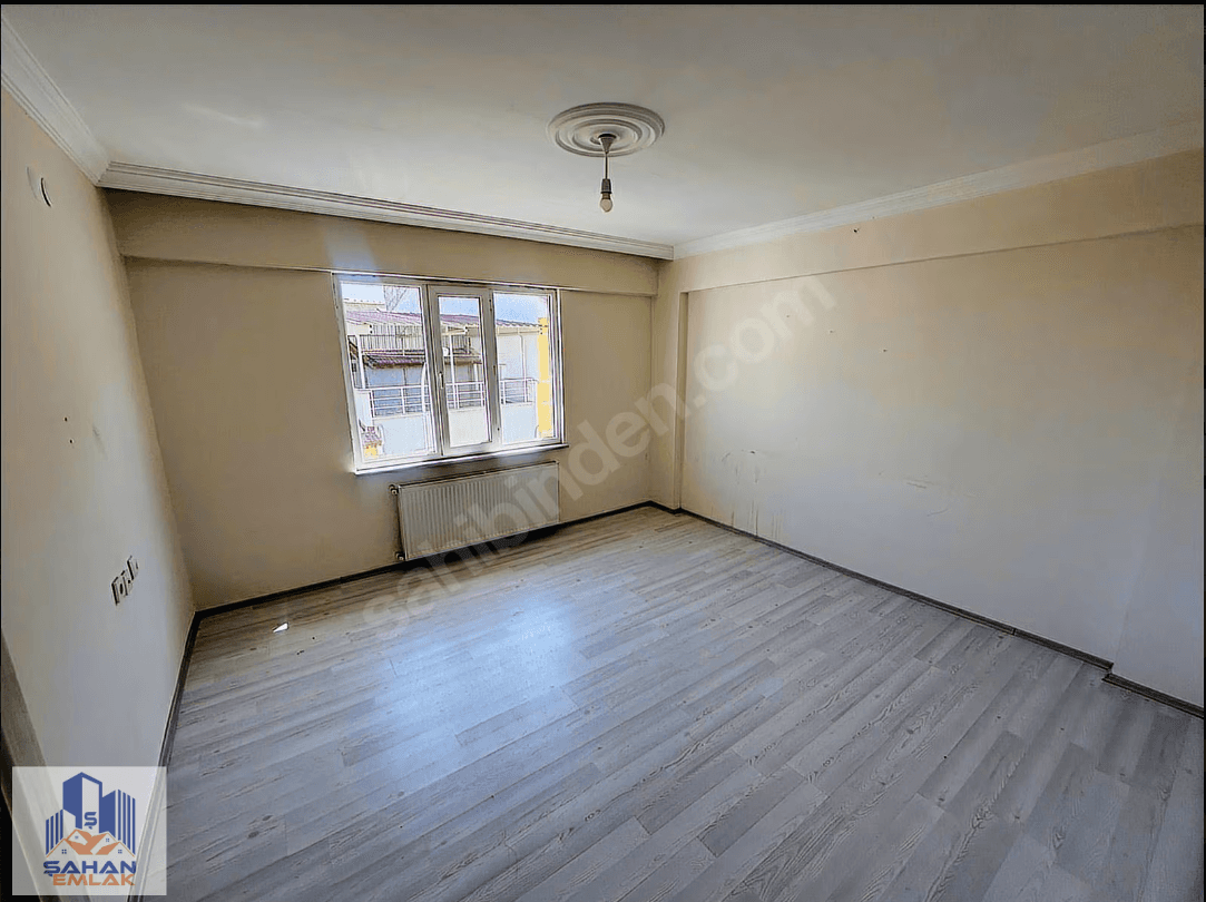 BAHÇELİEVLER'DE KİRALIK 3+1 DAİRE — 2