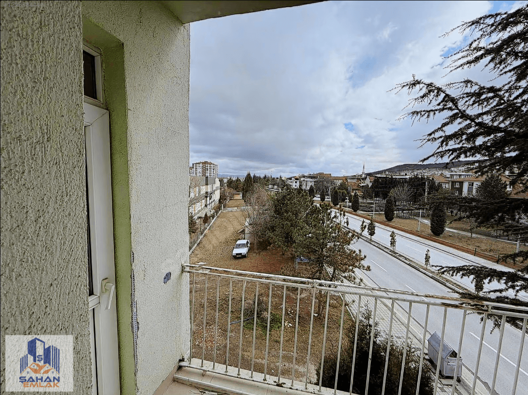 CUMHURİYET MAHALLESİ'NDE UYGUN FİYATLI 2+1 DAİRE — 4