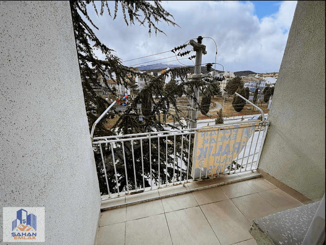 CUMHURİYET MAHALLESİ'NDE UYGUN FİYATLI 2+1 DAİRE — 3