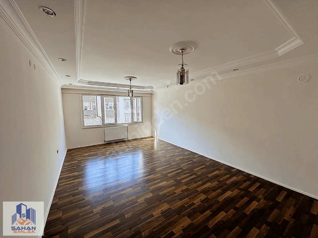 FATİH'TE 3+1 ARAKAT TERTEMİZ DAİRE — 1