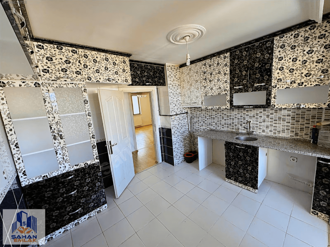 CUMHURİYET MAHALLESİNDE 3+1 KİRALIK DAİRE — 5