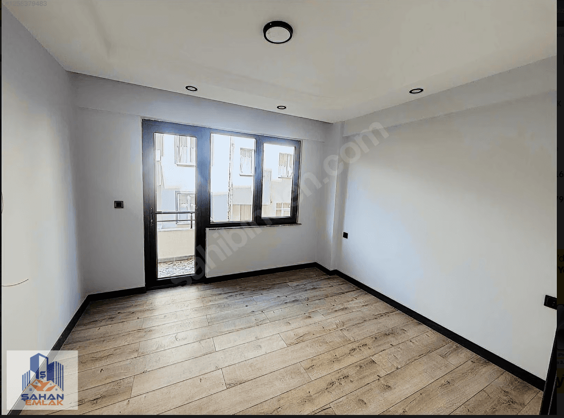 CAFELER CADDESİ'NDE SATILIK 4+1 TERS DUBLEX DAİRE — 1