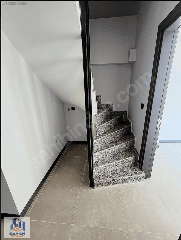 CAFELER CADDESİ'NDE SATILIK 4+1 TERS DUBLEX DAİRE — 8