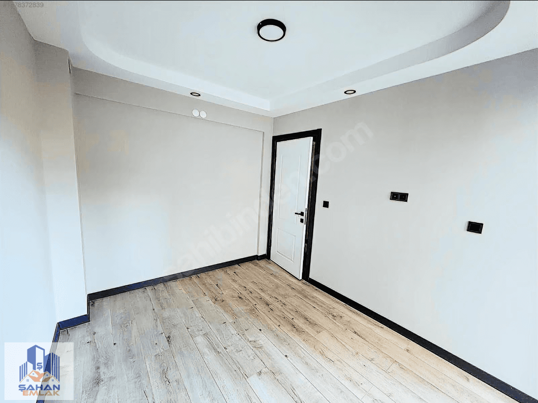 MEYDAN MAHALLESİ'NDE SATILIK 1+1 LÜX DAİRE — 2