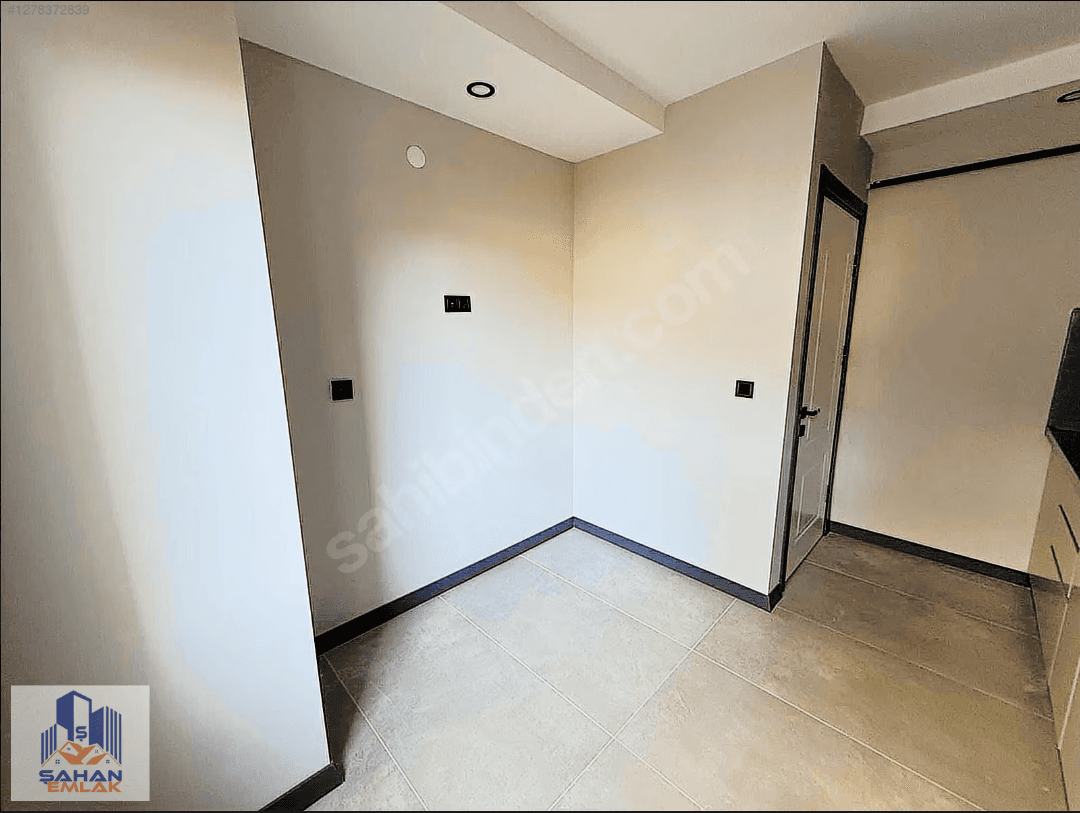 MEYDAN MAHALLESİ'NDE SATILIK 1+1 LÜX DAİRE — 11