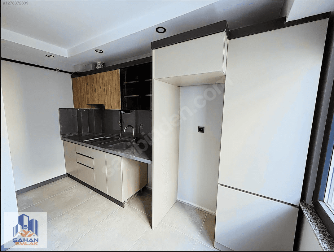 MEYDAN MAHALLESİ'NDE SATILIK 1+1 LÜX DAİRE — 10