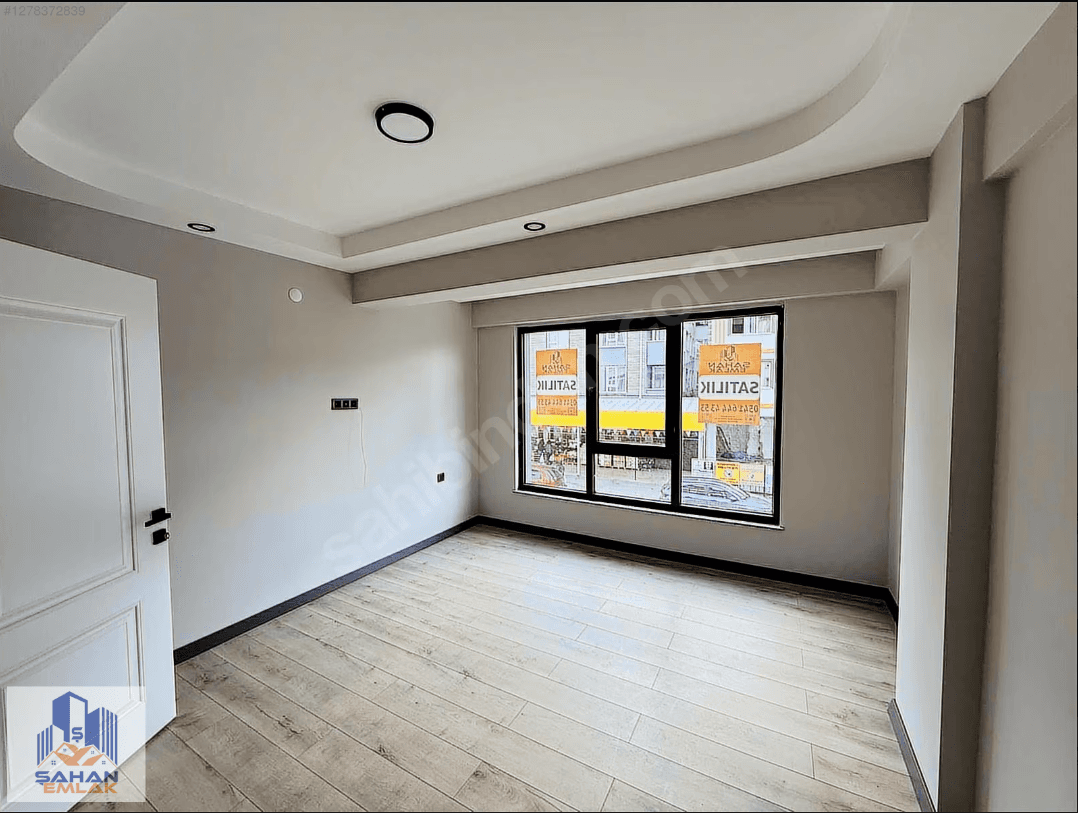 MEYDAN MAHALLESİ'NDE SATILIK 1+1 LÜX DAİRE — 3