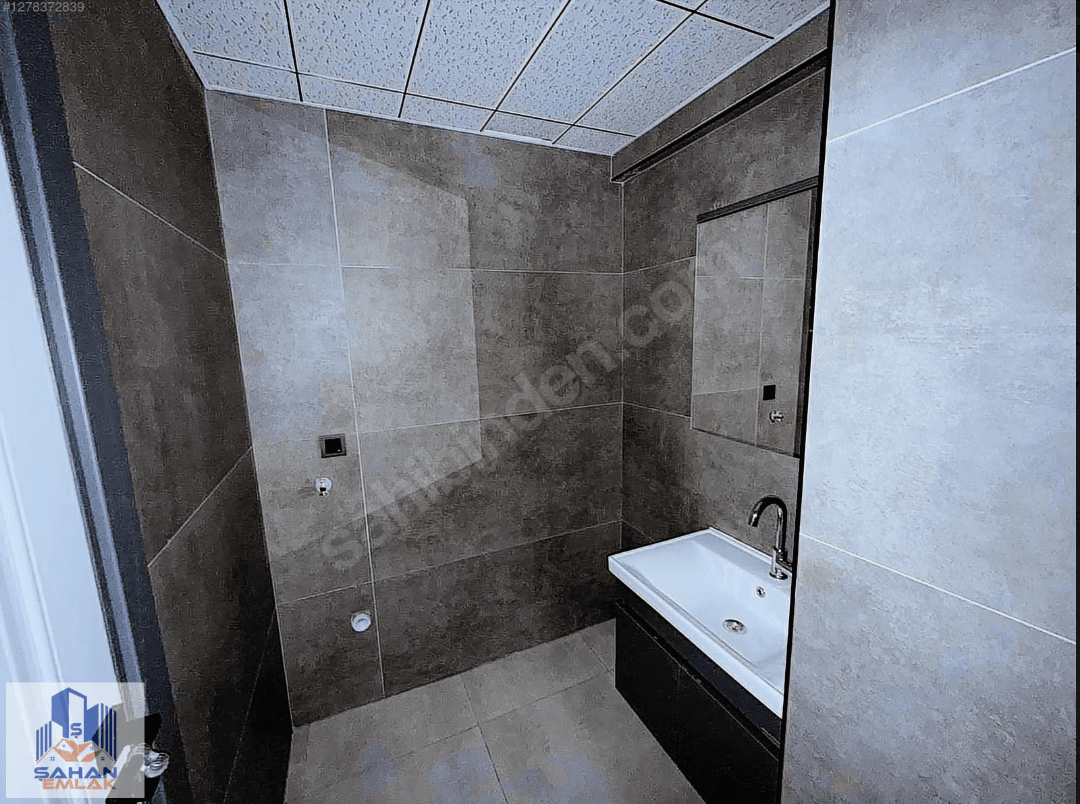 MEYDAN MAHALLESİ'NDE SATILIK 1+1 LÜX DAİRE — 8