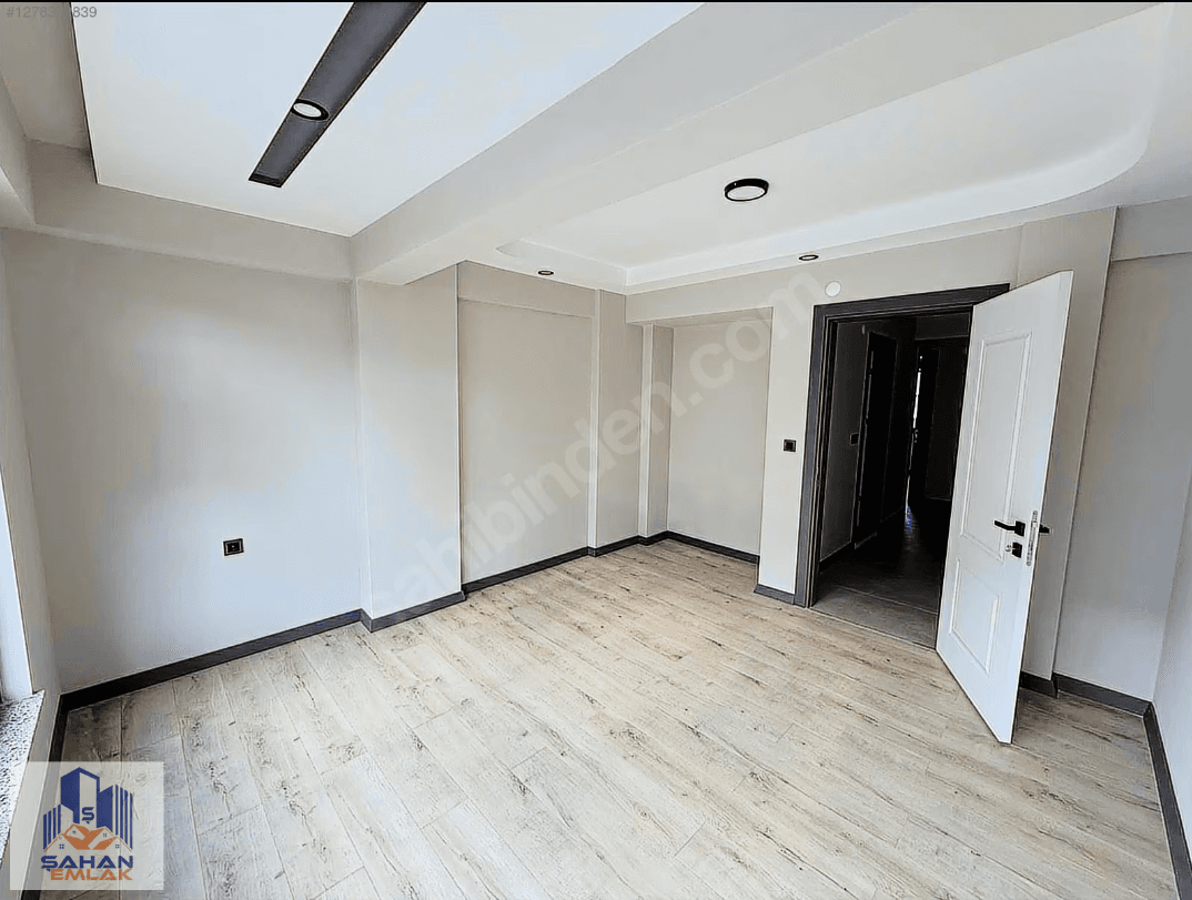 MEYDAN MAHALLESİ'NDE SATILIK 1+1 LÜX DAİRE — 4