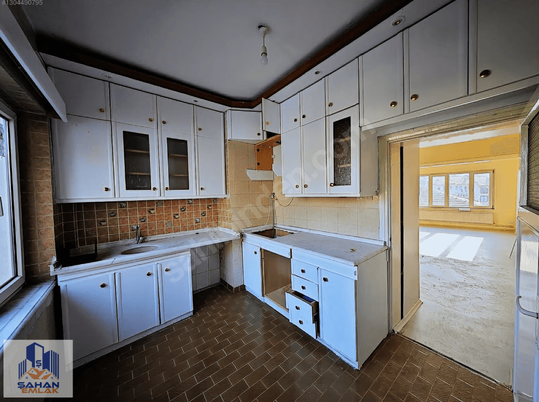 MECİDİYE MAHALLESİ'NDE KİRALIK 3+1 DAİRE — 3